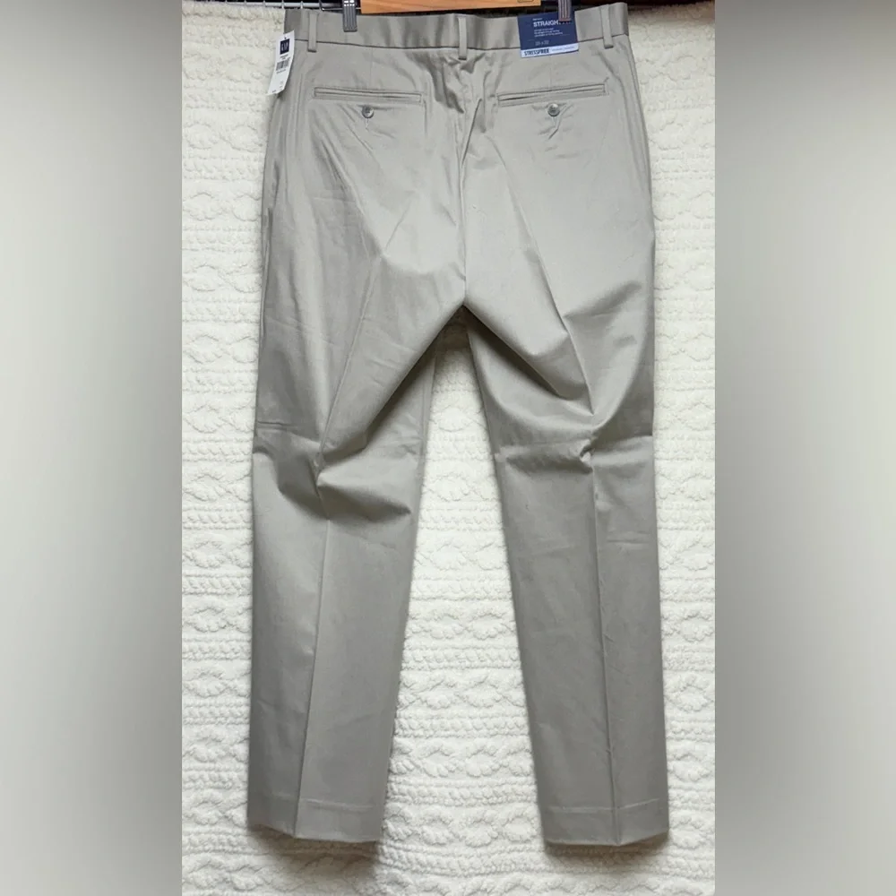 GAP Flat Front Straight Fit Pants - Size 35 x 32 - Picture 3 of 3